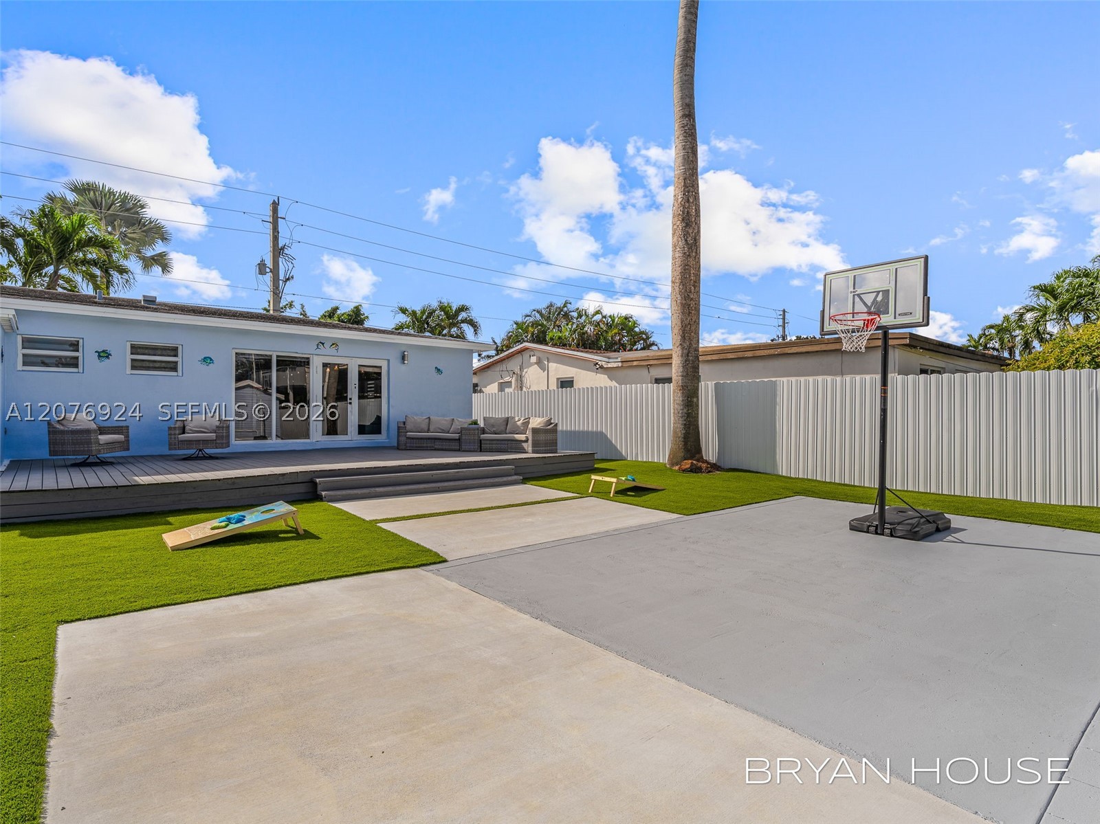 3341 NW 20th St, Miami FL 33142