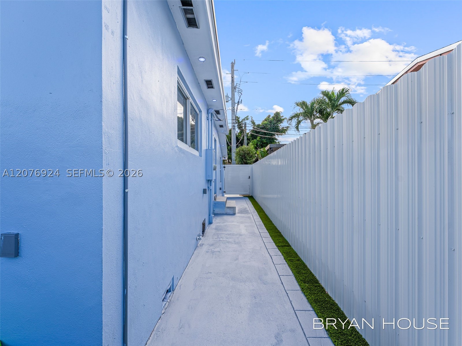 3341 NW 20th St, Miami FL 33142