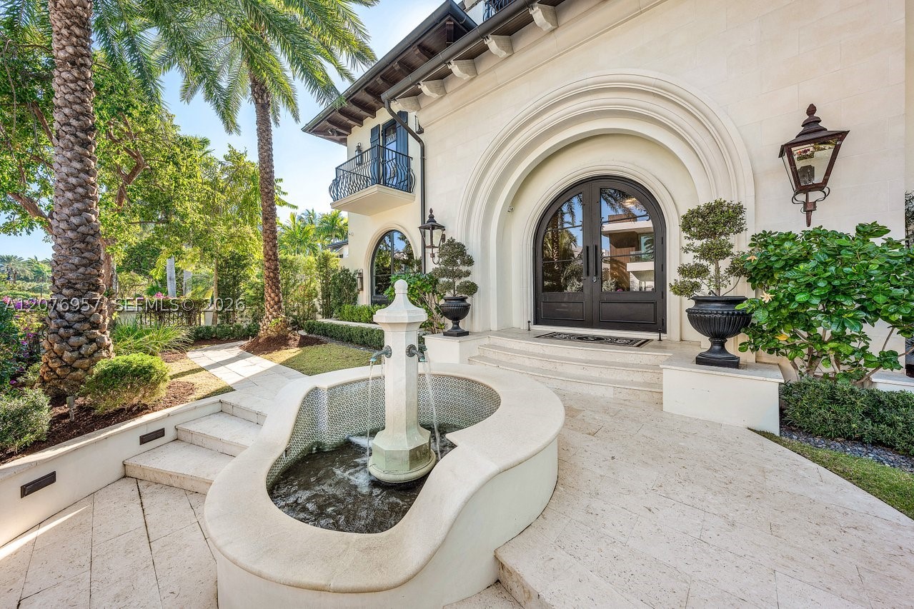 633 Isle Of Palms Dr, Fort Lauderdale FL 33301