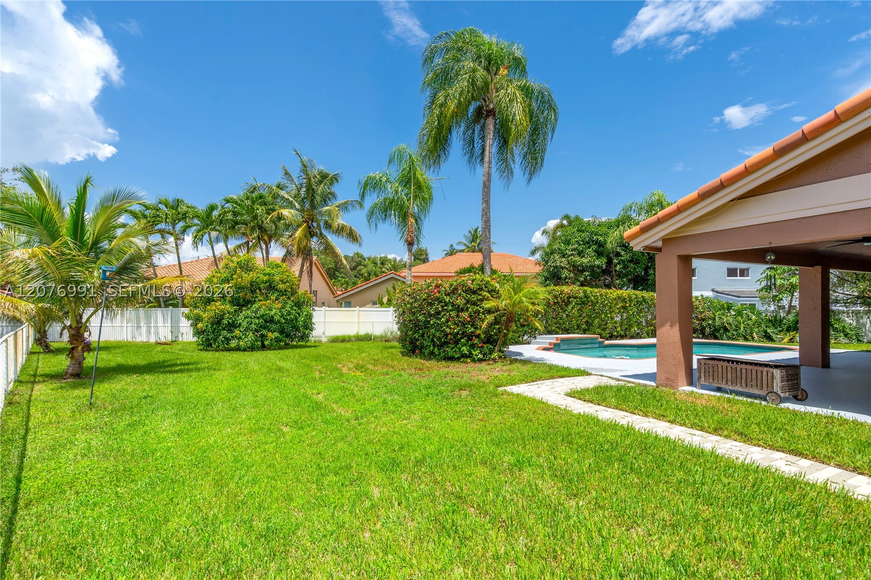 950 NW 197th Ter, Pembroke Pines FL 33029