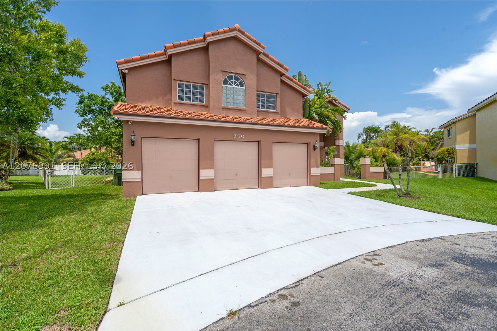 950 NW 197th Ter, Pembroke Pines FL 33029