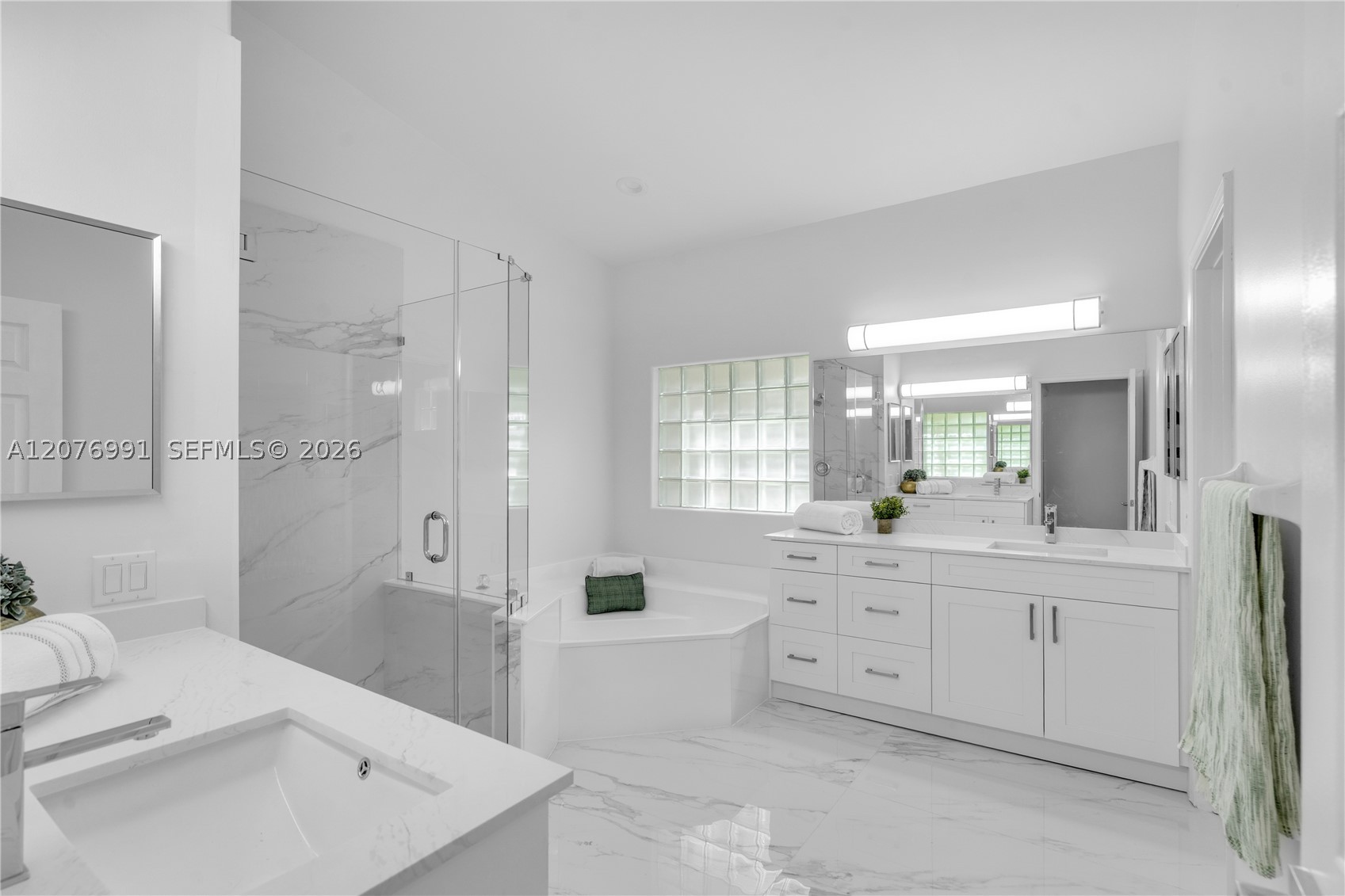 950 NW 197th Ter, Pembroke Pines FL 33029