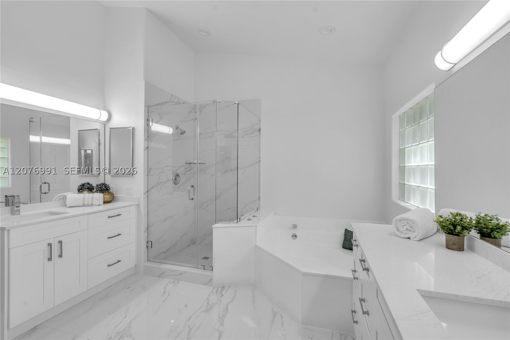 950 NW 197th Ter, Pembroke Pines FL 33029