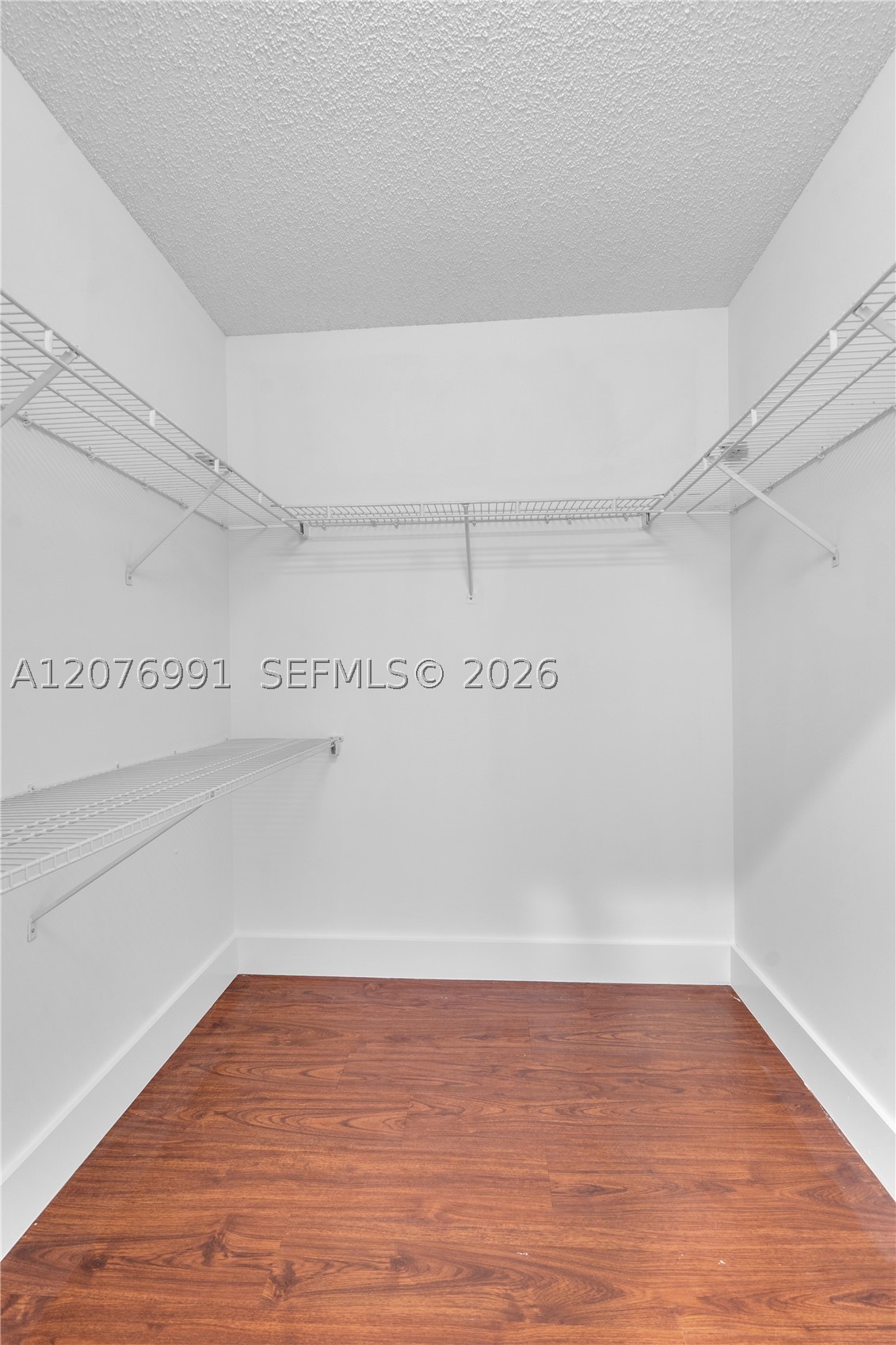 950 NW 197th Ter, Pembroke Pines FL 33029