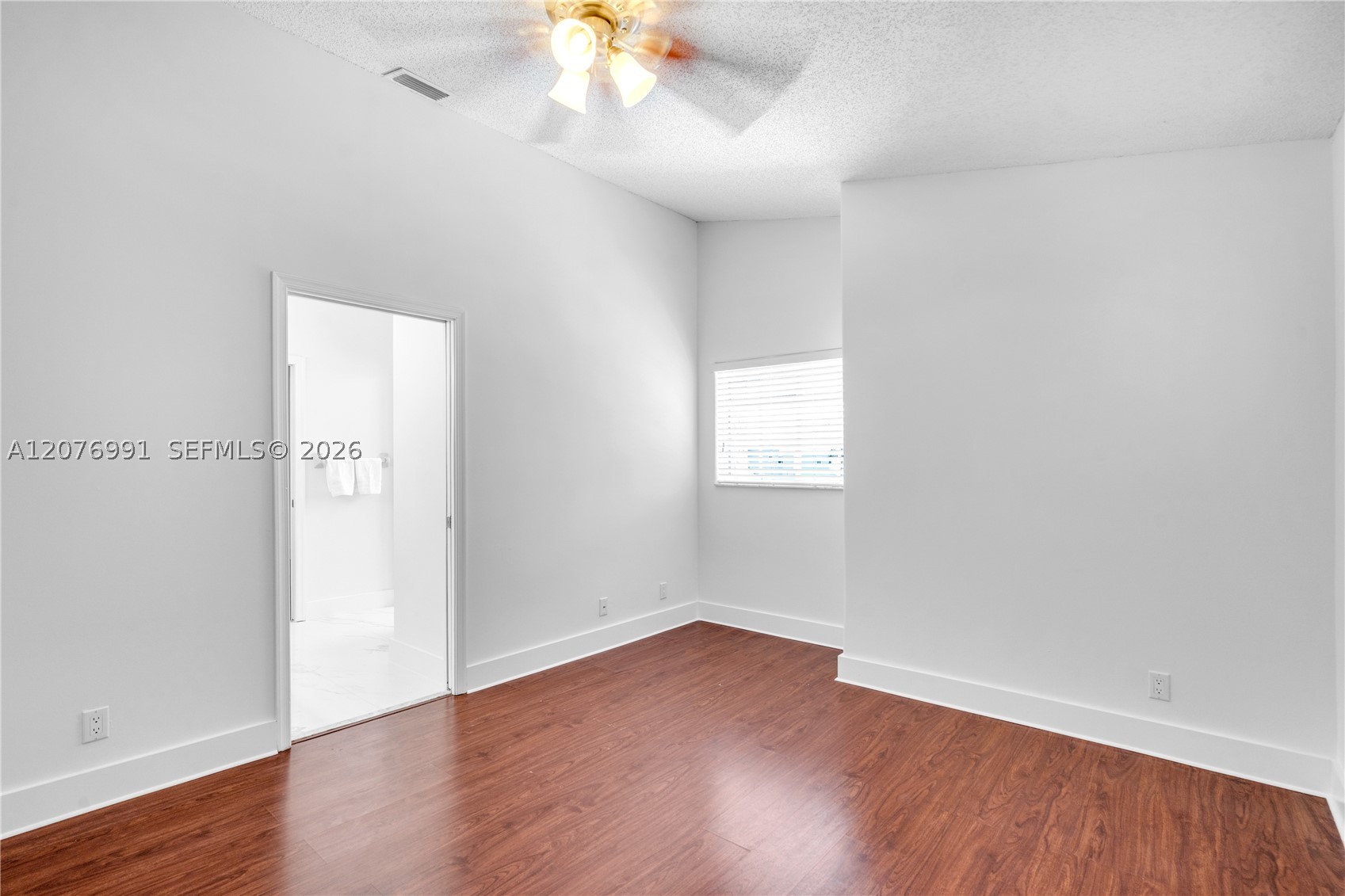 950 NW 197th Ter, Pembroke Pines FL 33029