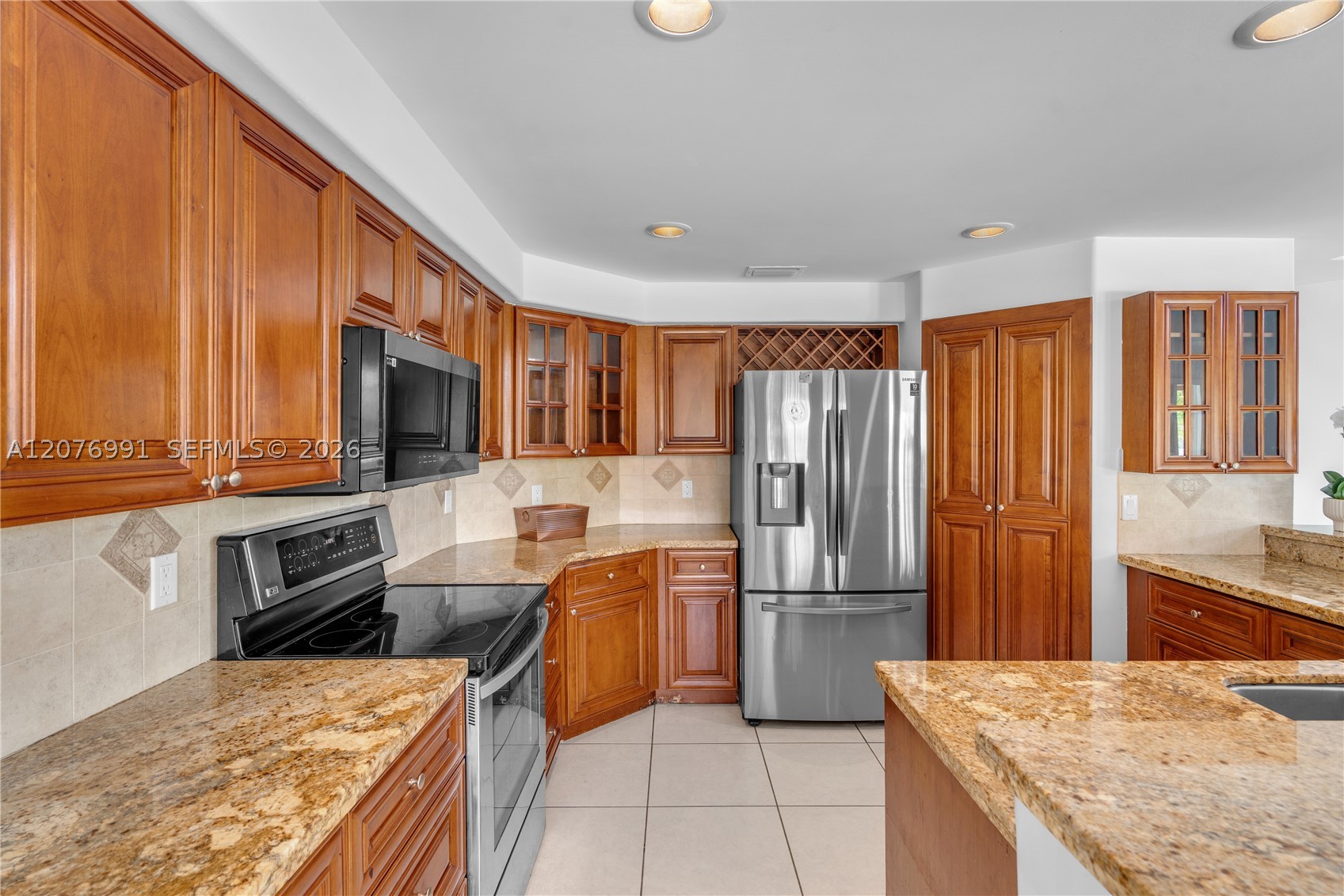 950 NW 197th Ter, Pembroke Pines FL 33029