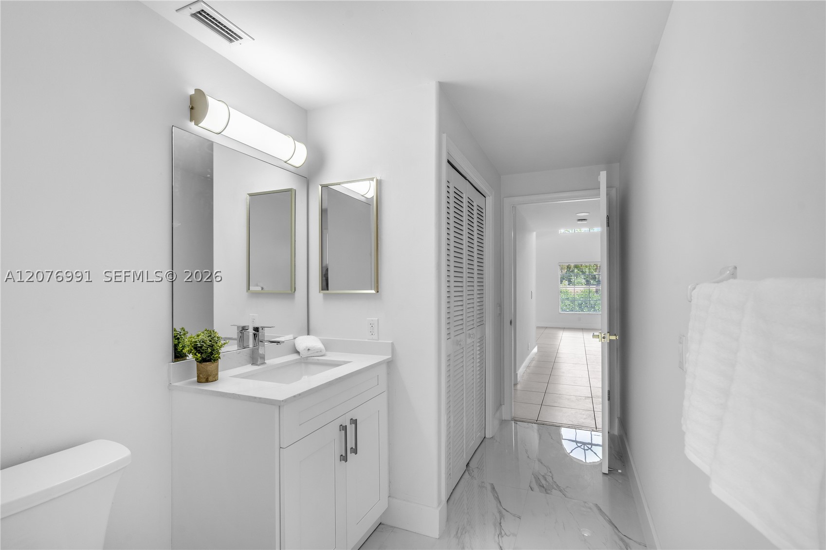 950 NW 197th Ter, Pembroke Pines FL 33029