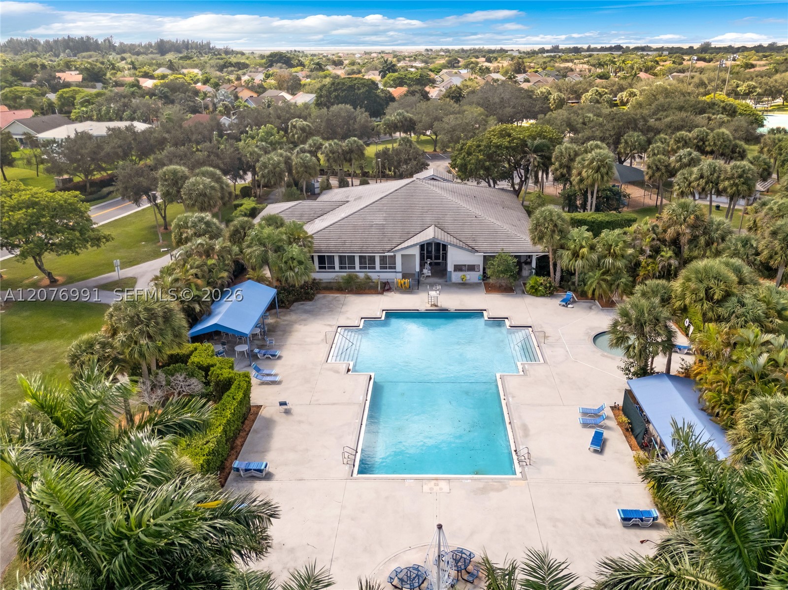 950 NW 197th Ter, Pembroke Pines FL 33029