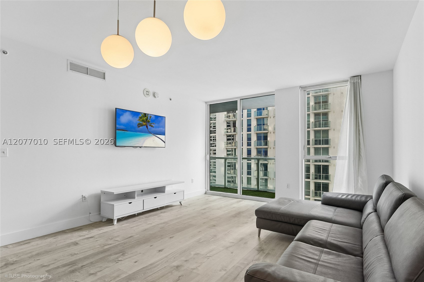 253 NE 2nd St #2104, Miami FL 33132