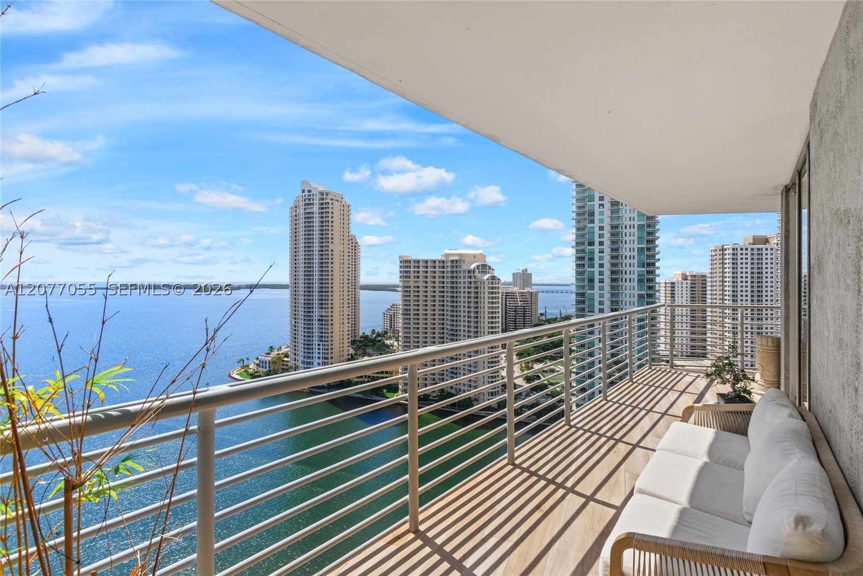 325 S Biscayne Blvd #2723, Miami FL 33131
