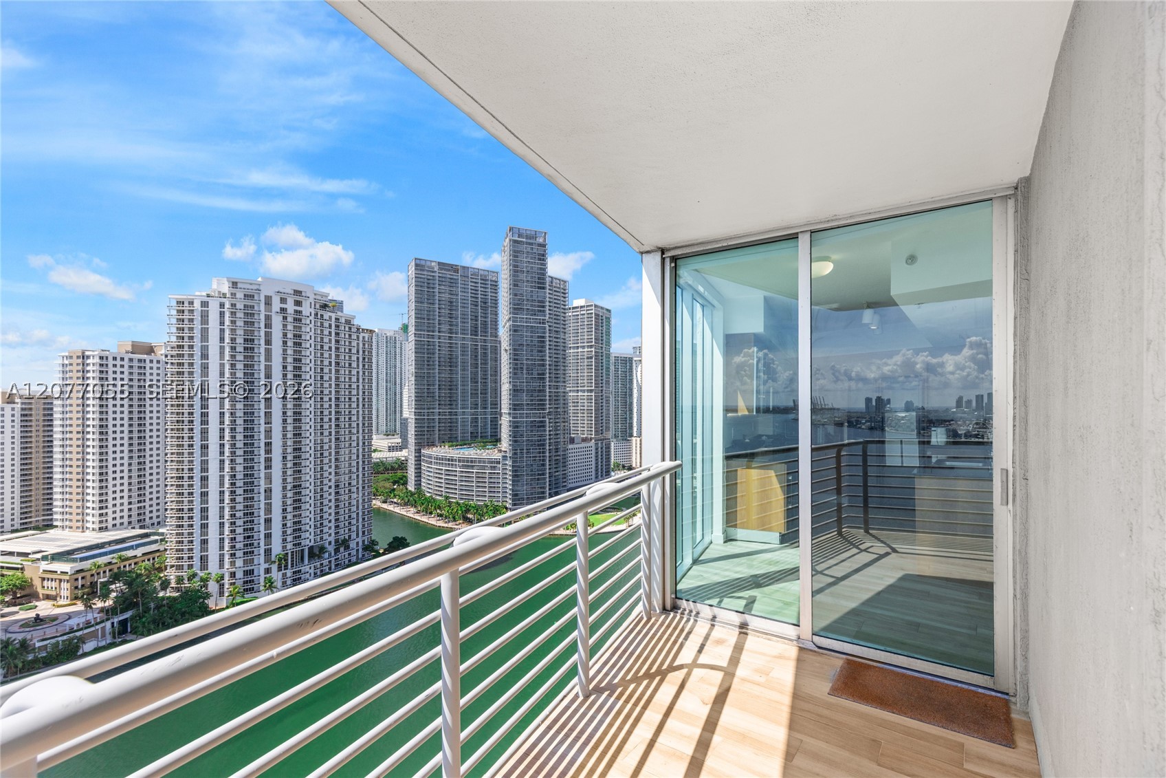 325 S Biscayne Blvd #2723, Miami FL 33131