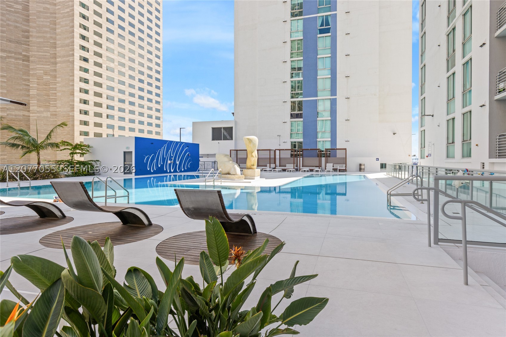 325 S Biscayne Blvd #2723, Miami FL 33131