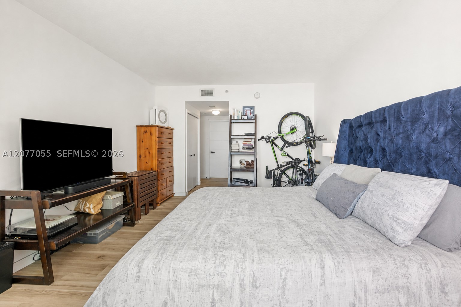 325 S Biscayne Blvd #2723, Miami FL 33131