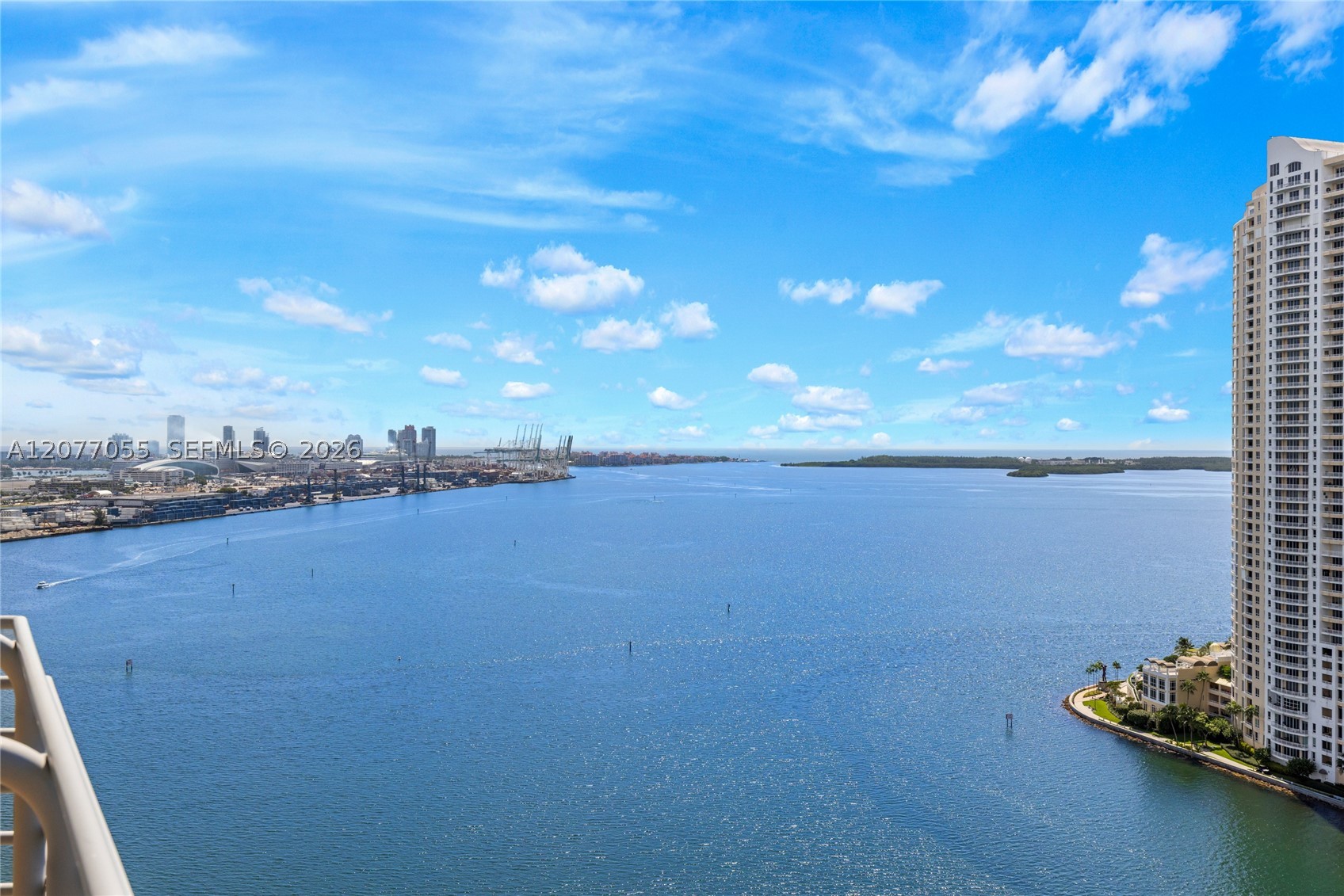 325 S Biscayne Blvd #2723, Miami FL 33131
