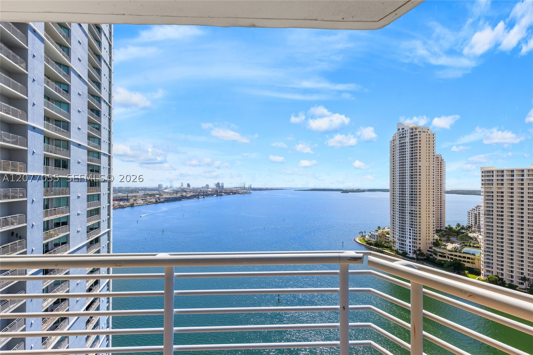 325 S Biscayne Blvd #2723, Miami FL 33131