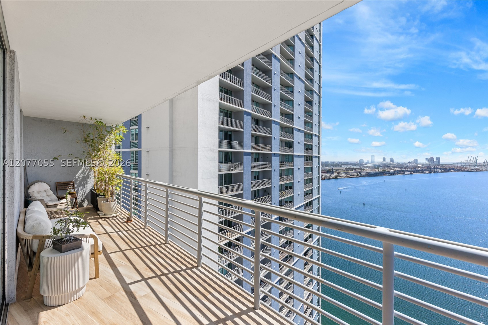 325 S Biscayne Blvd #2723, Miami FL 33131