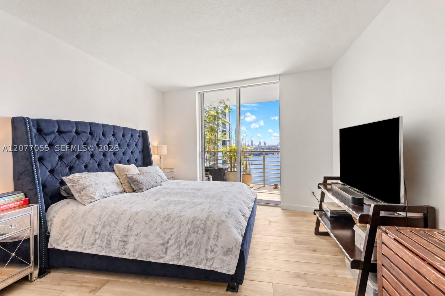 325 S Biscayne Blvd #2723, Miami FL 33131