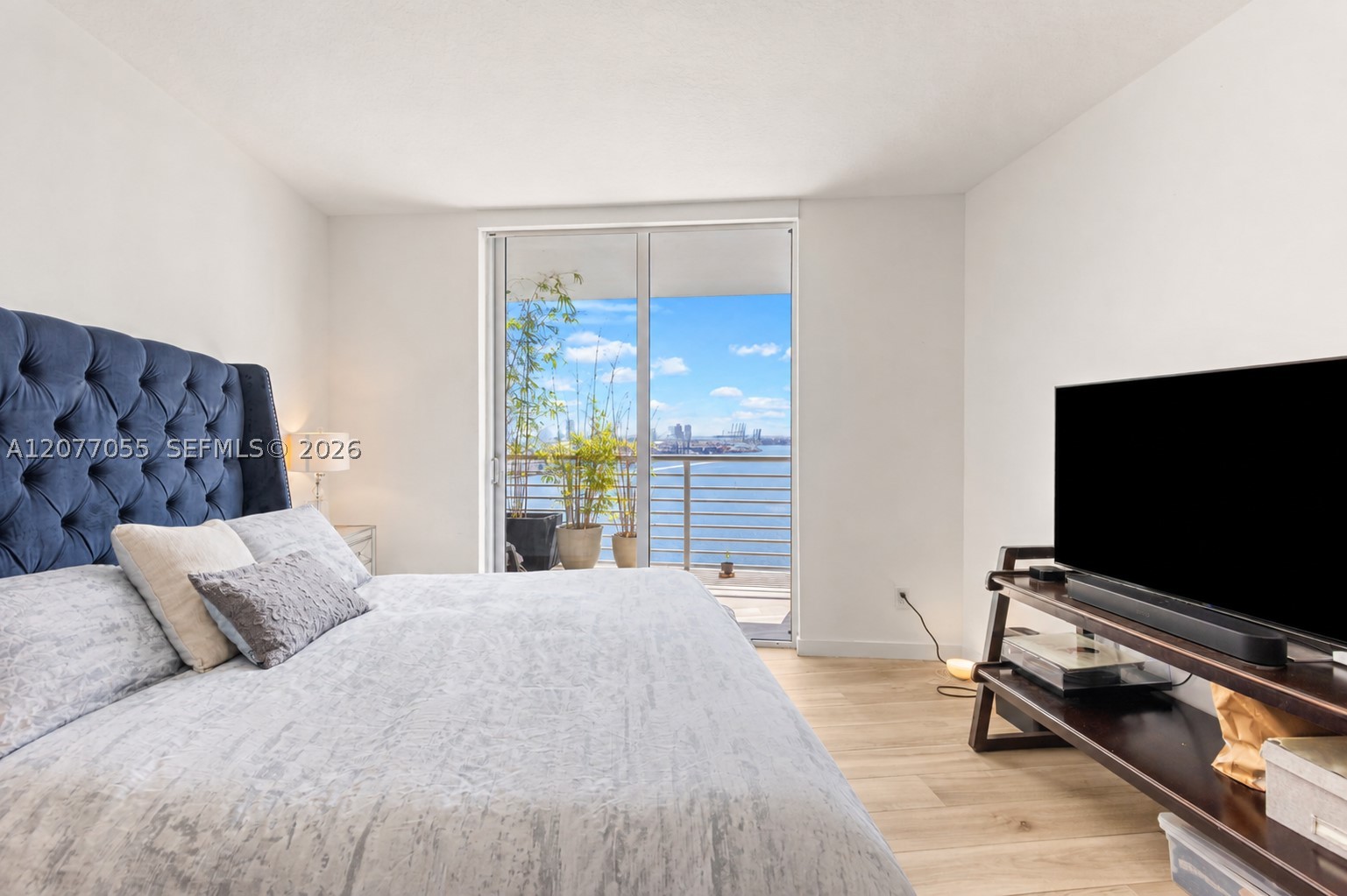 325 S Biscayne Blvd #2723, Miami FL 33131