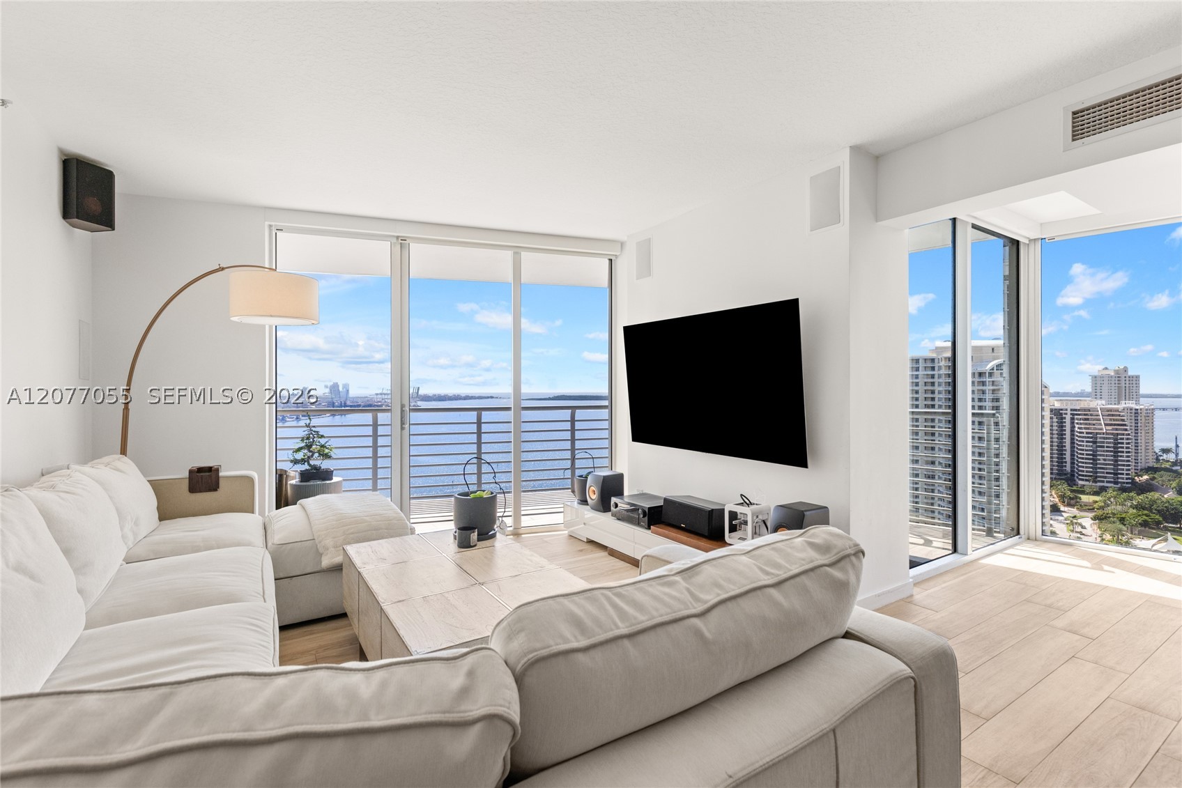 325 S Biscayne Blvd #2723, Miami FL 33131