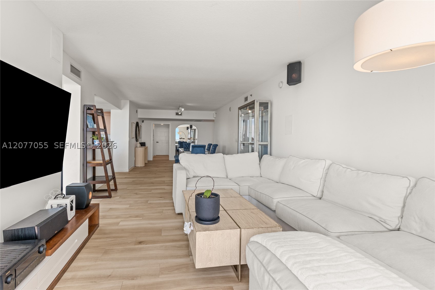325 S Biscayne Blvd #2723, Miami FL 33131