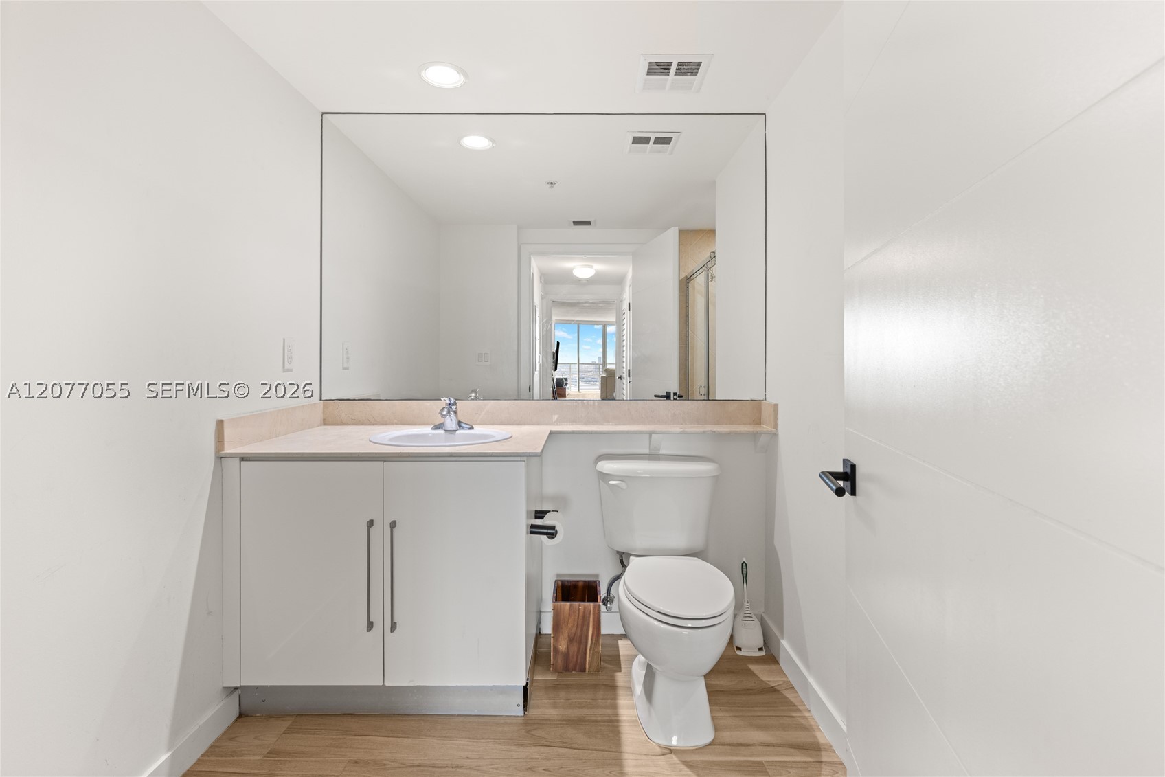325 S Biscayne Blvd #2723, Miami FL 33131