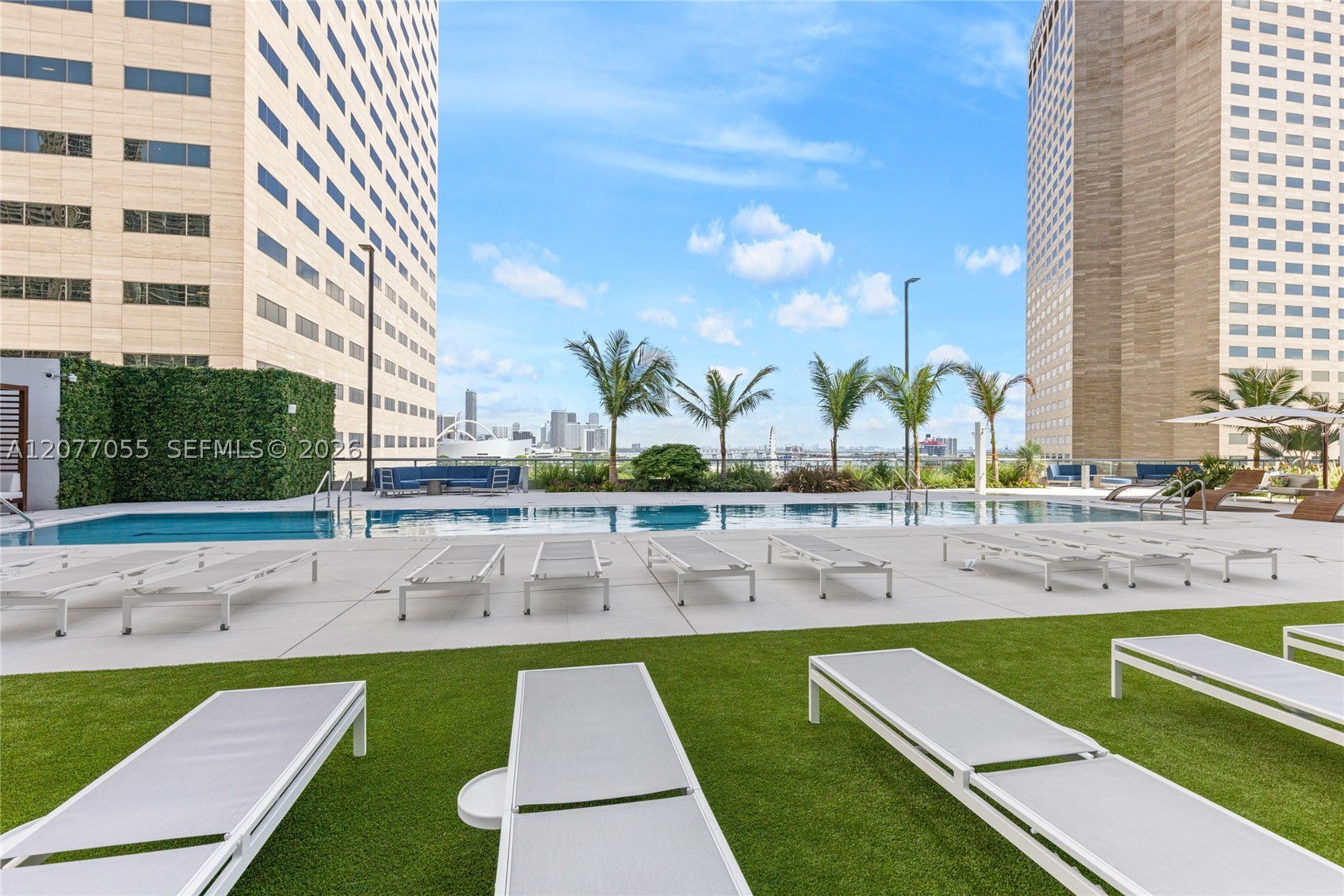 325 S Biscayne Blvd #2723, Miami FL 33131