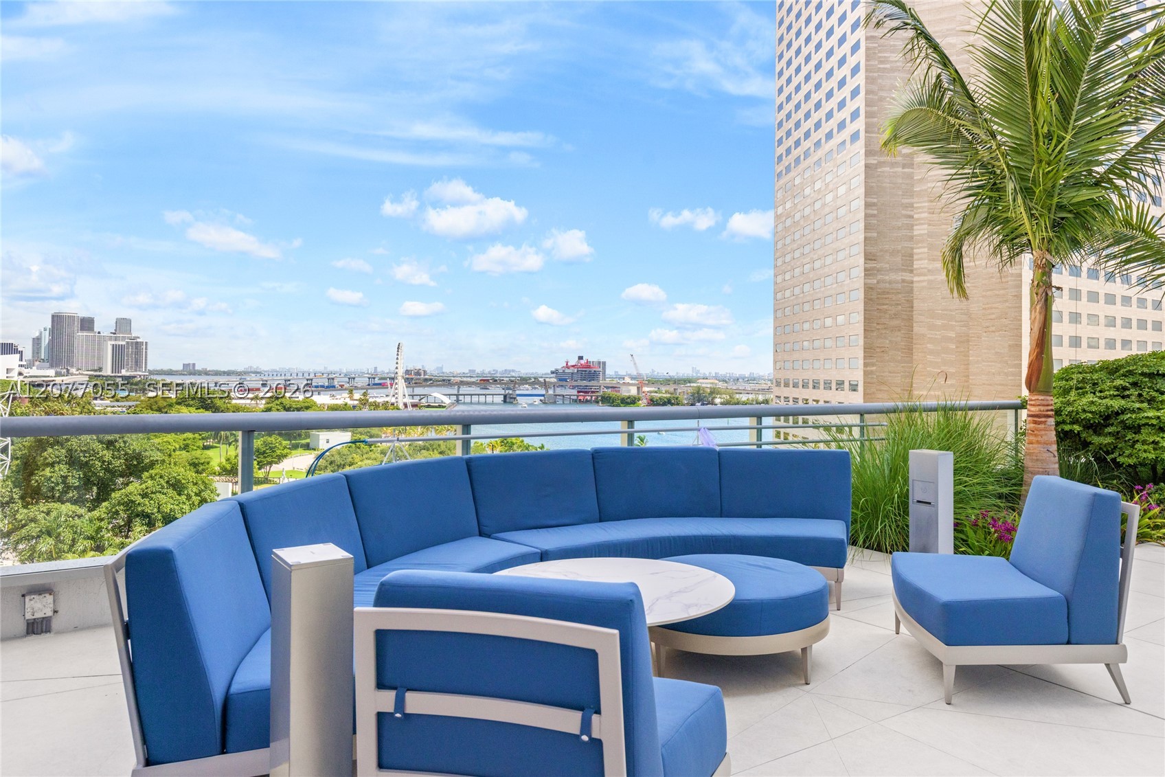 325 S Biscayne Blvd #2723, Miami FL 33131