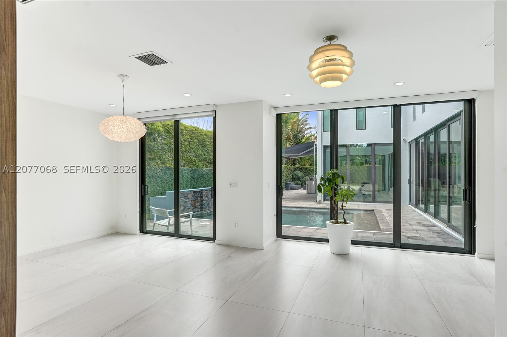 129 N Victoria Park Rd, Fort Lauderdale FL 33301