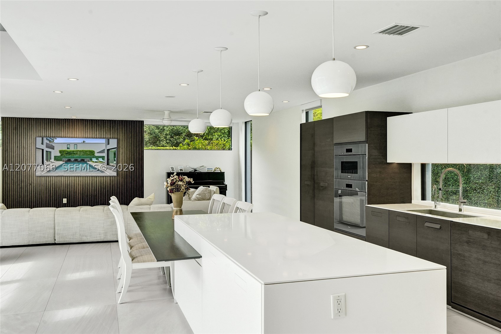 129 N Victoria Park Rd, Fort Lauderdale FL 33301