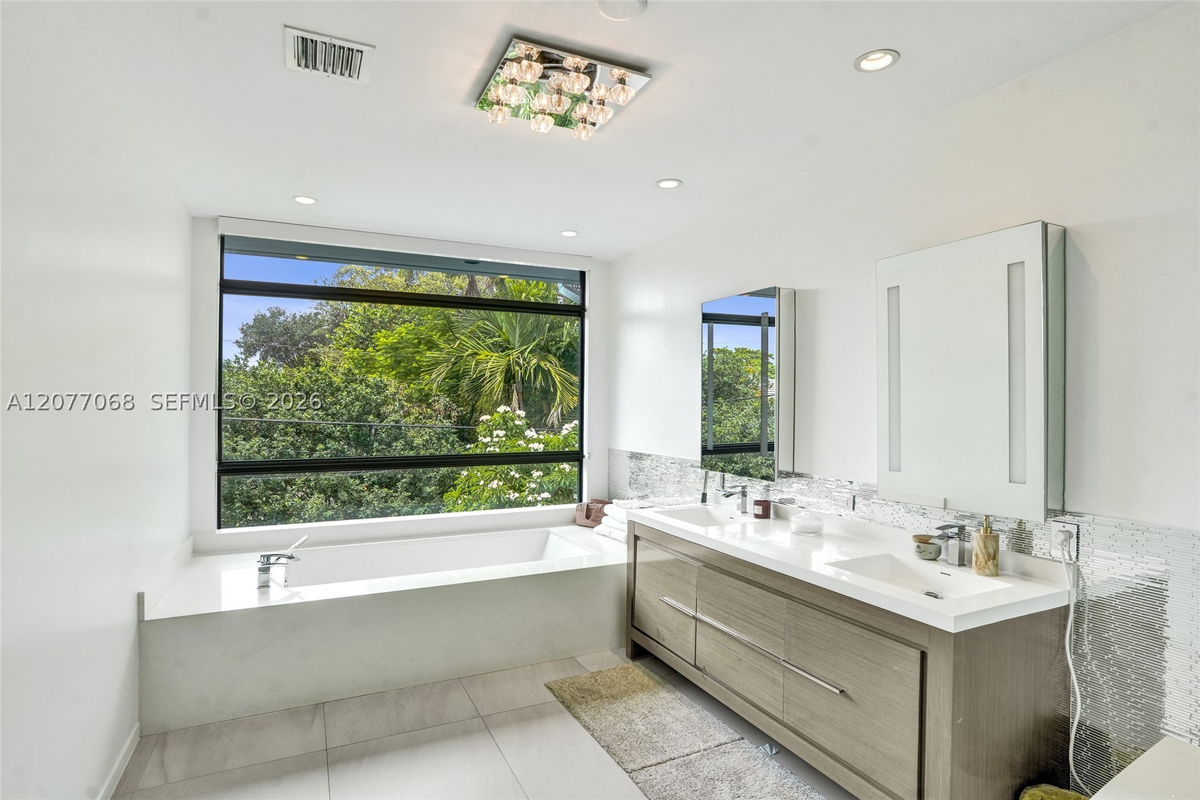 129 N Victoria Park Rd, Fort Lauderdale FL 33301