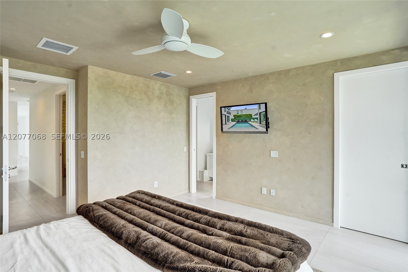 129 N Victoria Park Rd, Fort Lauderdale FL 33301