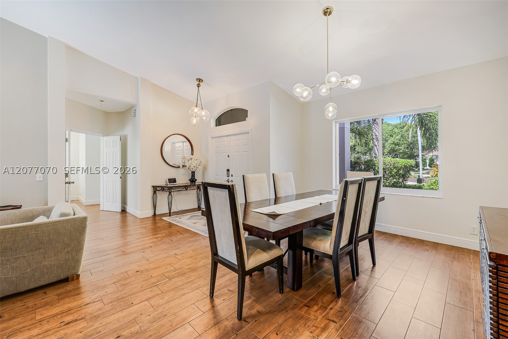 1928 Water Ridge Dr, Weston FL 33326
