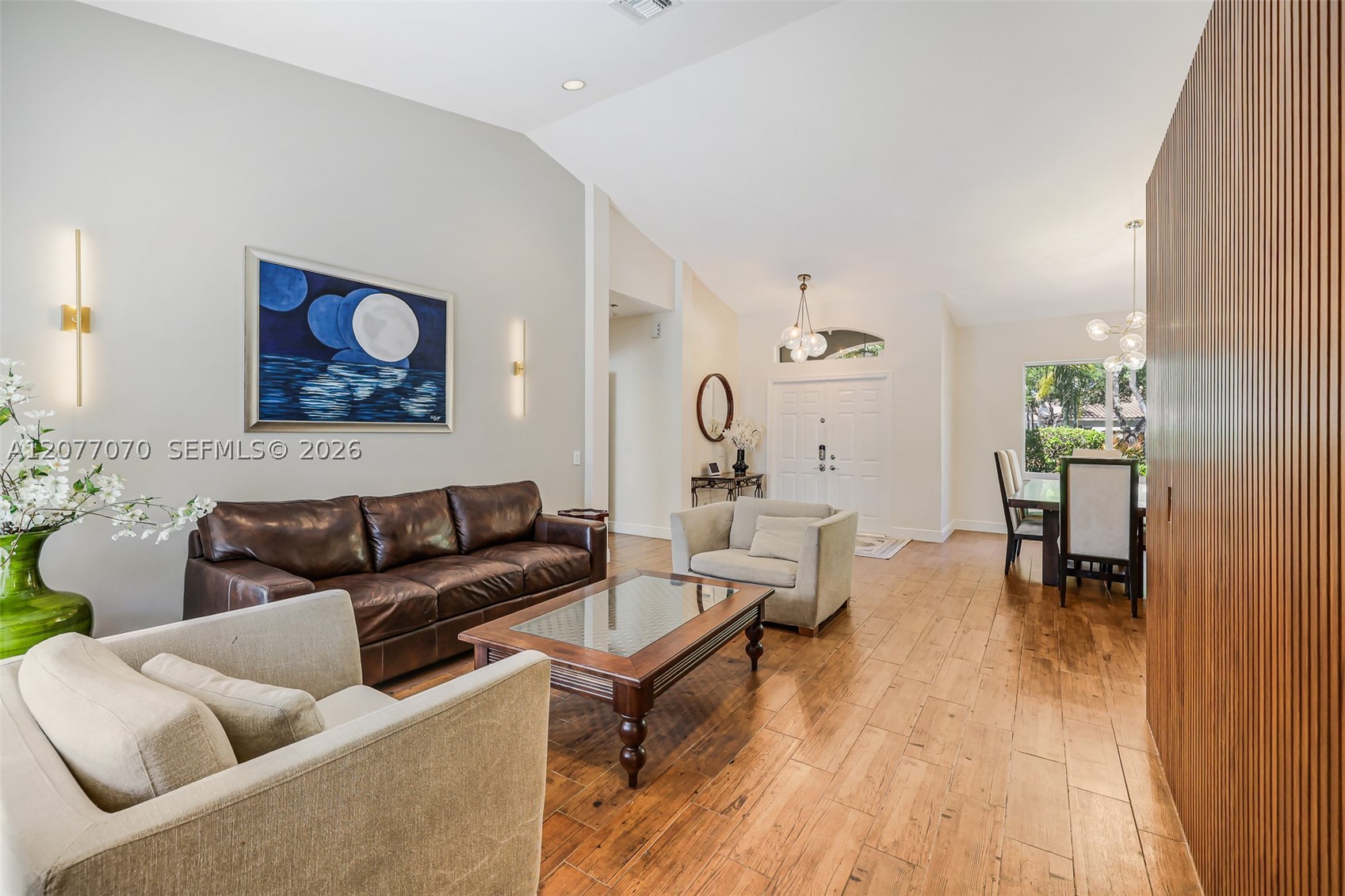 1928 Water Ridge Dr, Weston FL 33326