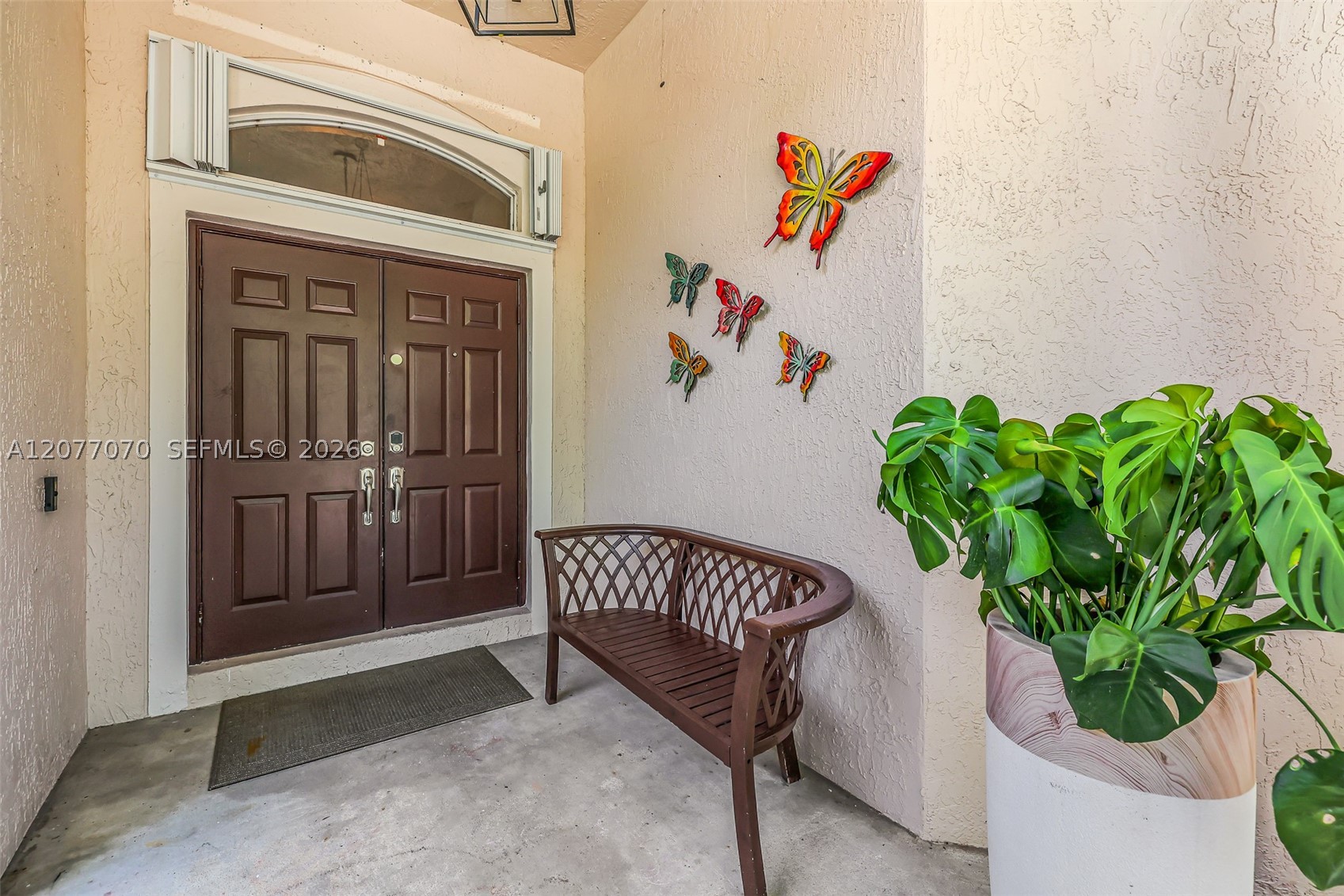 1928 Water Ridge Dr, Weston FL 33326