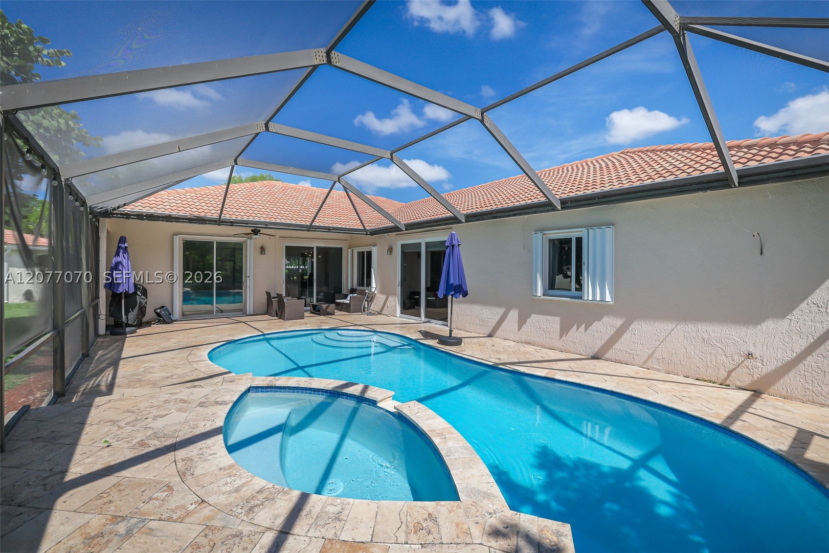 1928 Water Ridge Dr, Weston FL 33326