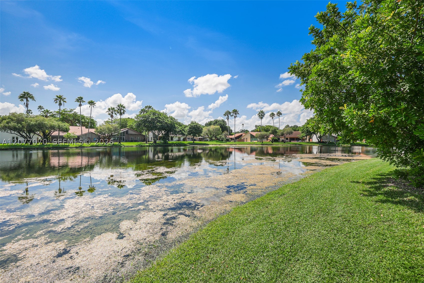 1928 Water Ridge Dr, Weston FL 33326