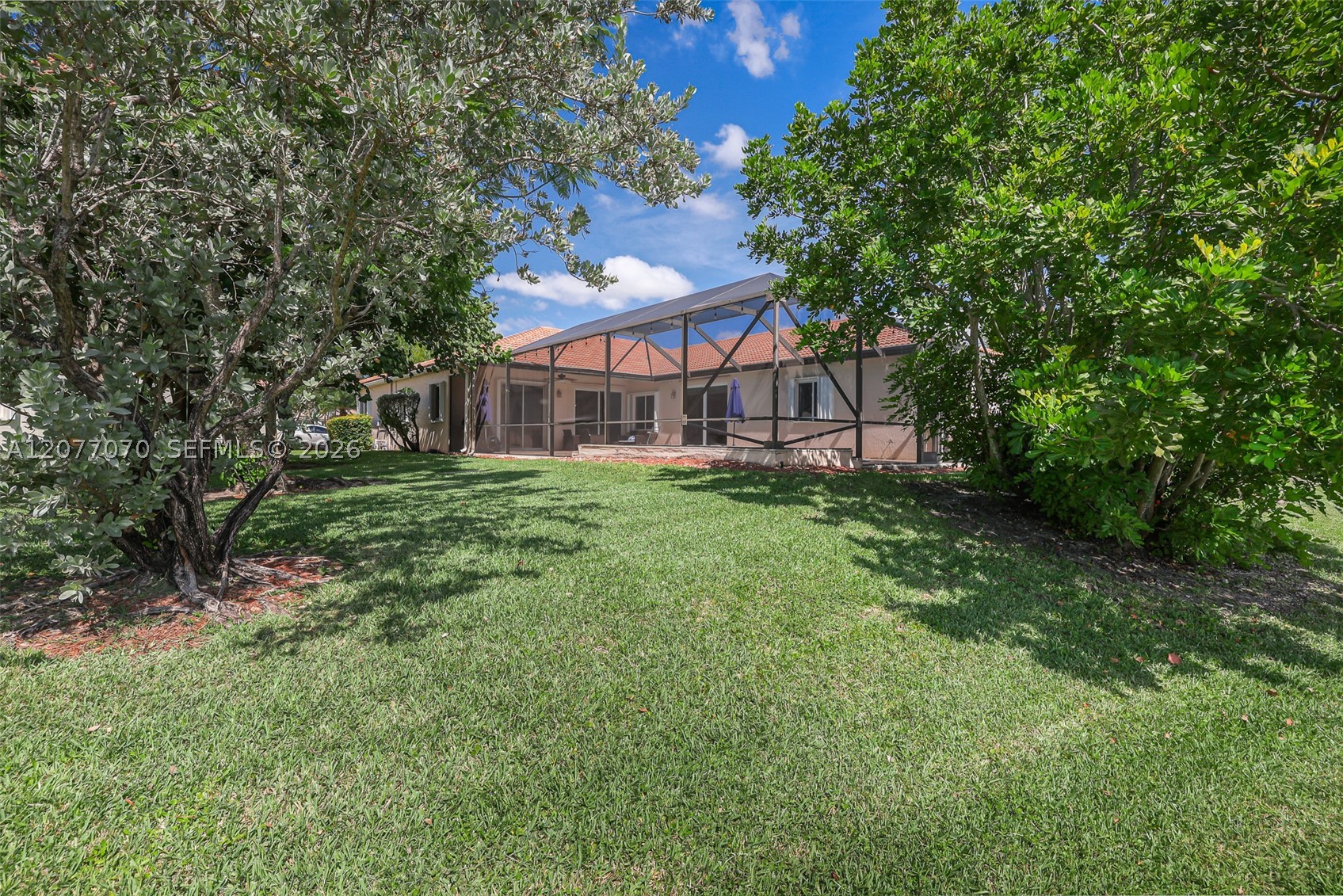 1928 Water Ridge Dr, Weston FL 33326