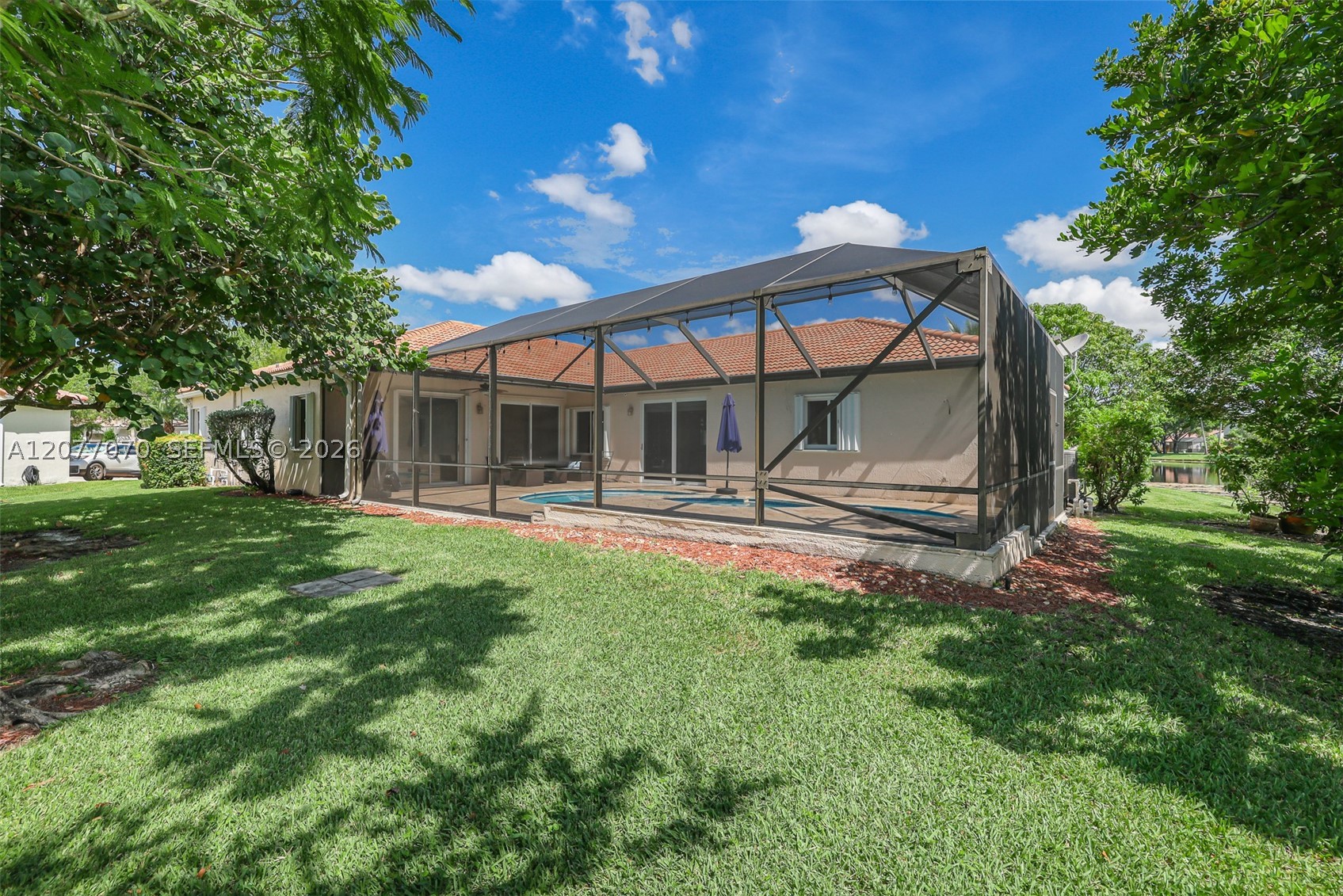 1928 Water Ridge Dr, Weston FL 33326