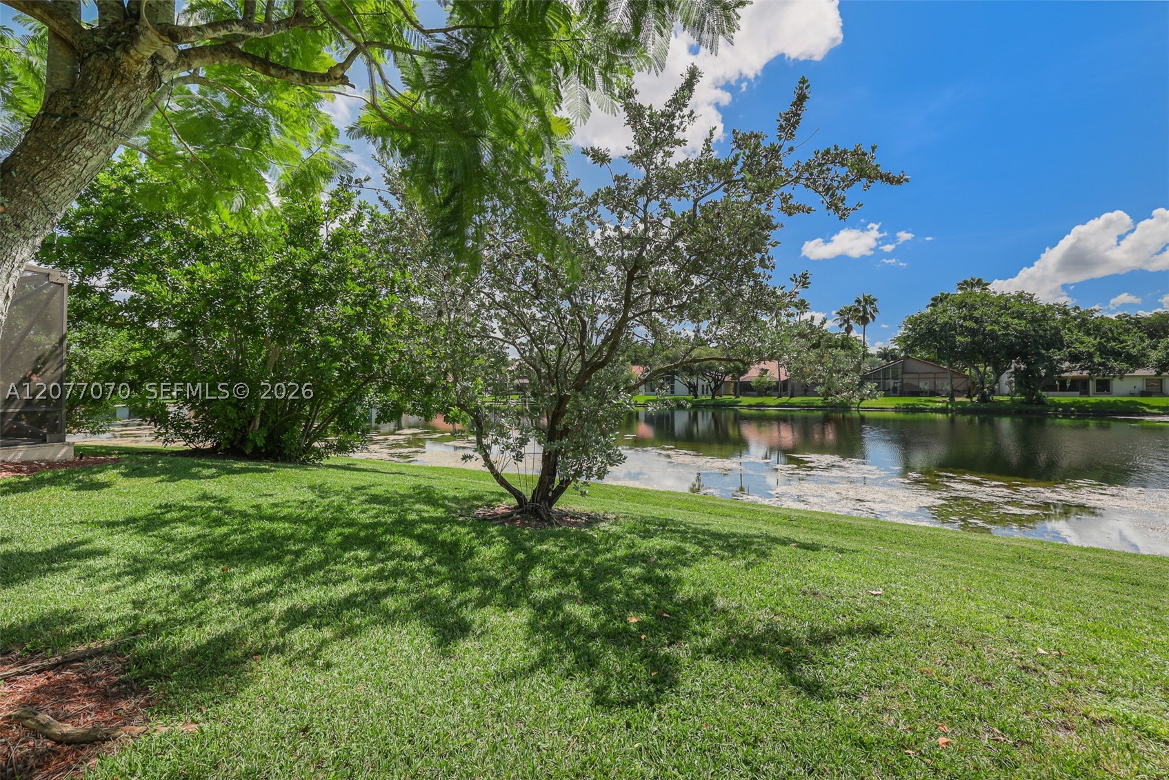 1928 Water Ridge Dr, Weston FL 33326