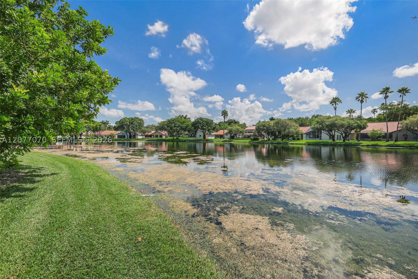 1928 Water Ridge Dr, Weston FL 33326