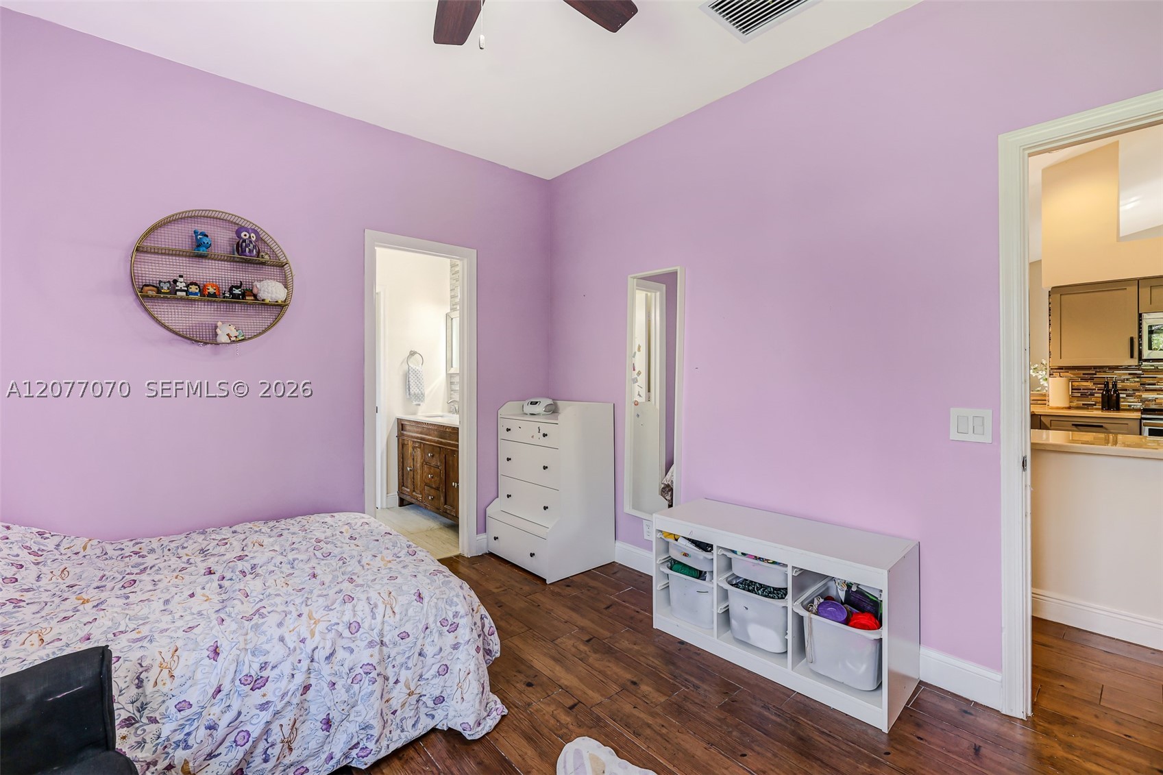 1928 Water Ridge Dr, Weston FL 33326