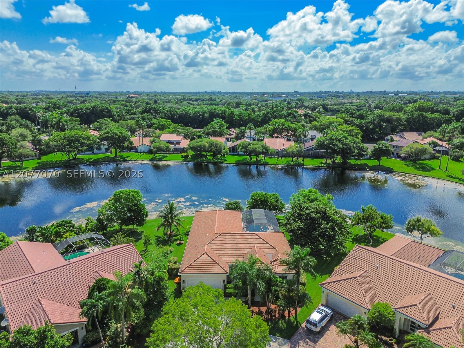 1928 Water Ridge Dr, Weston FL 33326