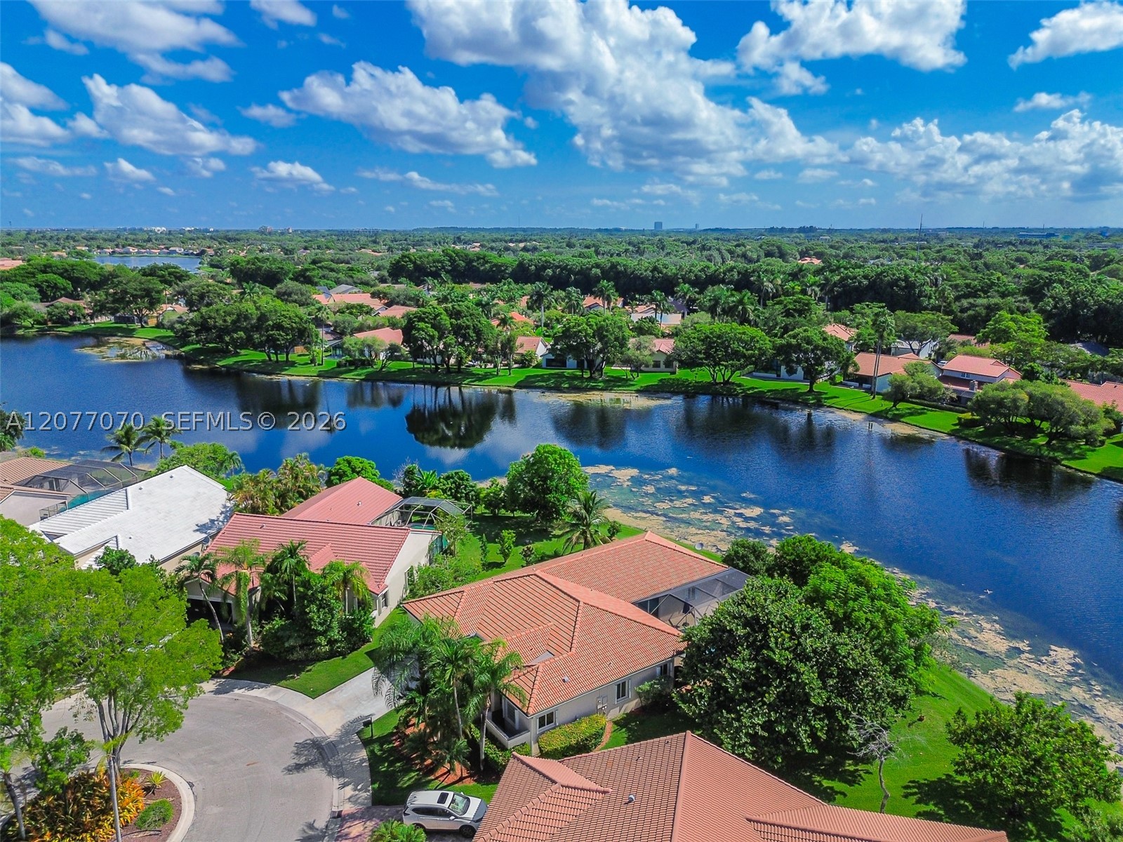 1928 Water Ridge Dr, Weston FL 33326