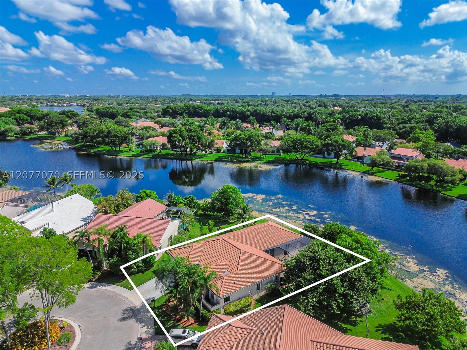1928 Water Ridge Dr, Weston FL 33326