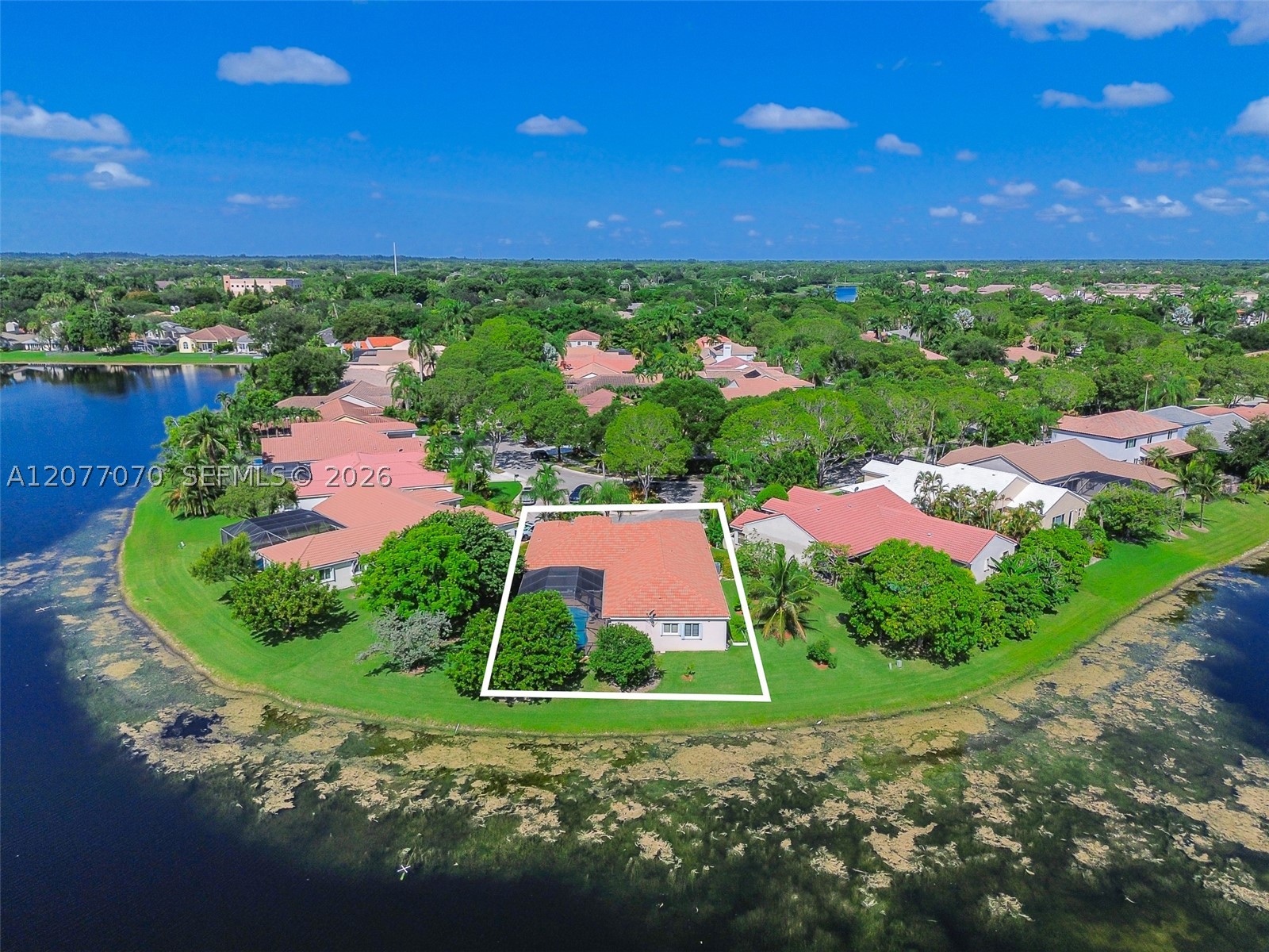 1928 Water Ridge Dr, Weston FL 33326