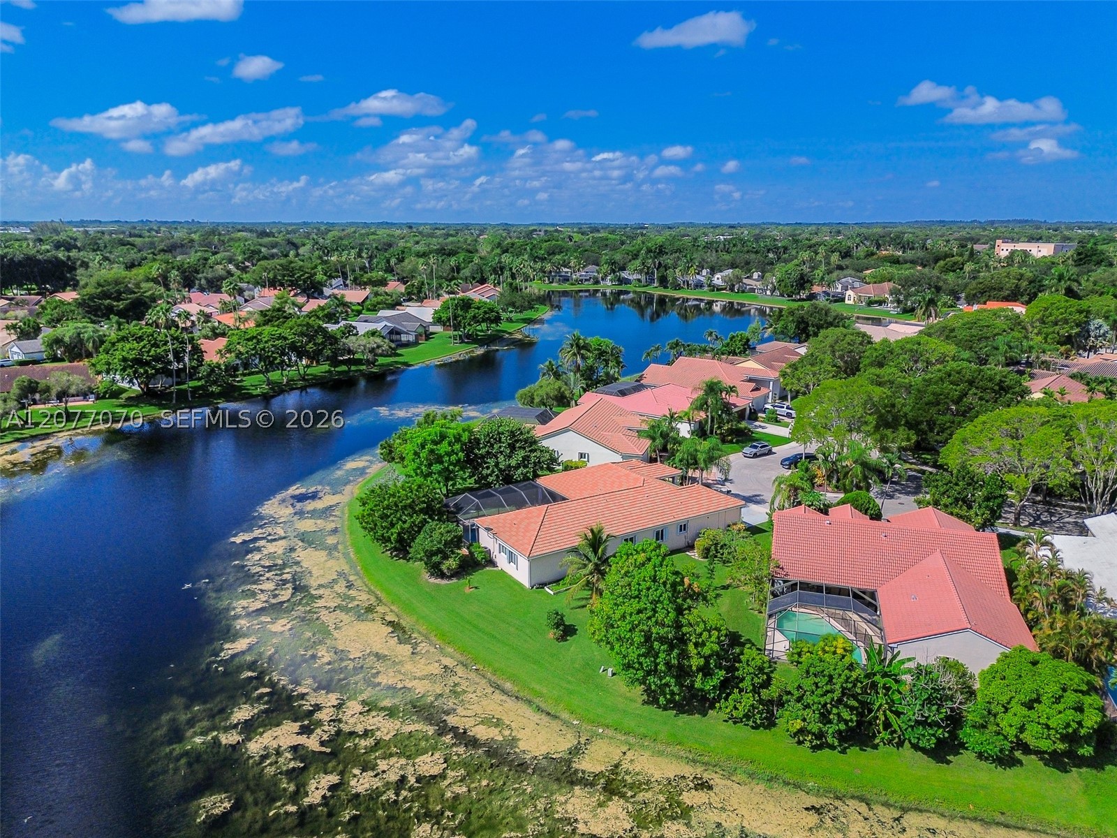 1928 Water Ridge Dr, Weston FL 33326