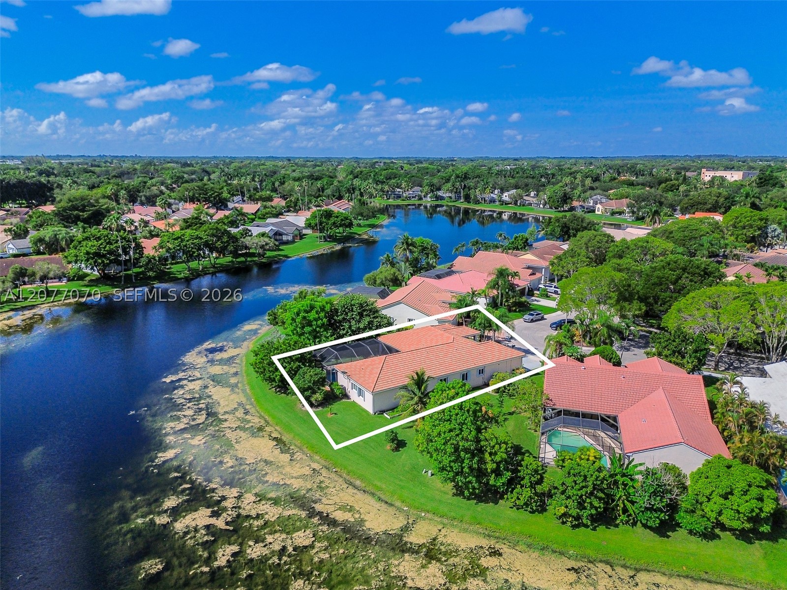 1928 Water Ridge Dr, Weston FL 33326
