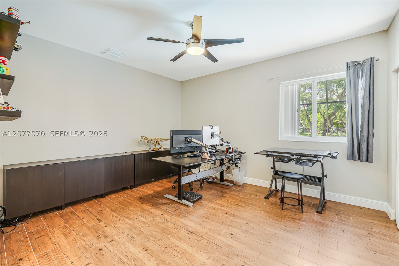 1928 Water Ridge Dr, Weston FL 33326