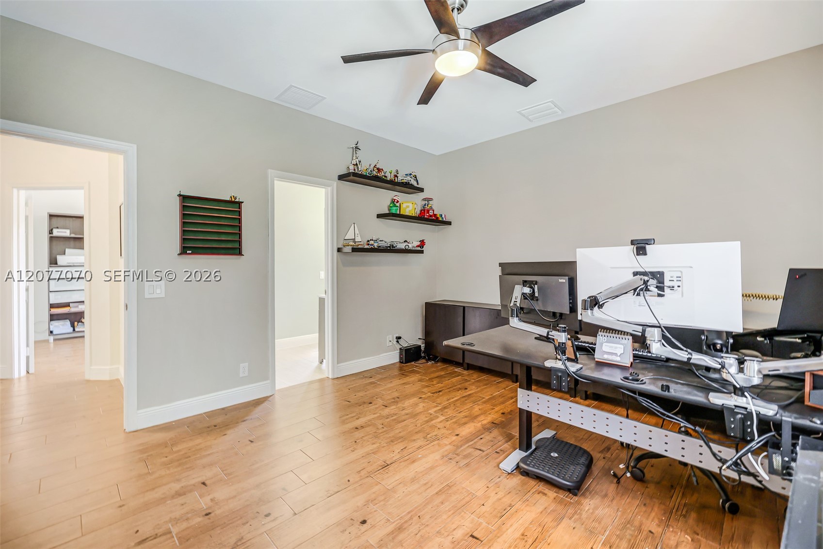 1928 Water Ridge Dr, Weston FL 33326
