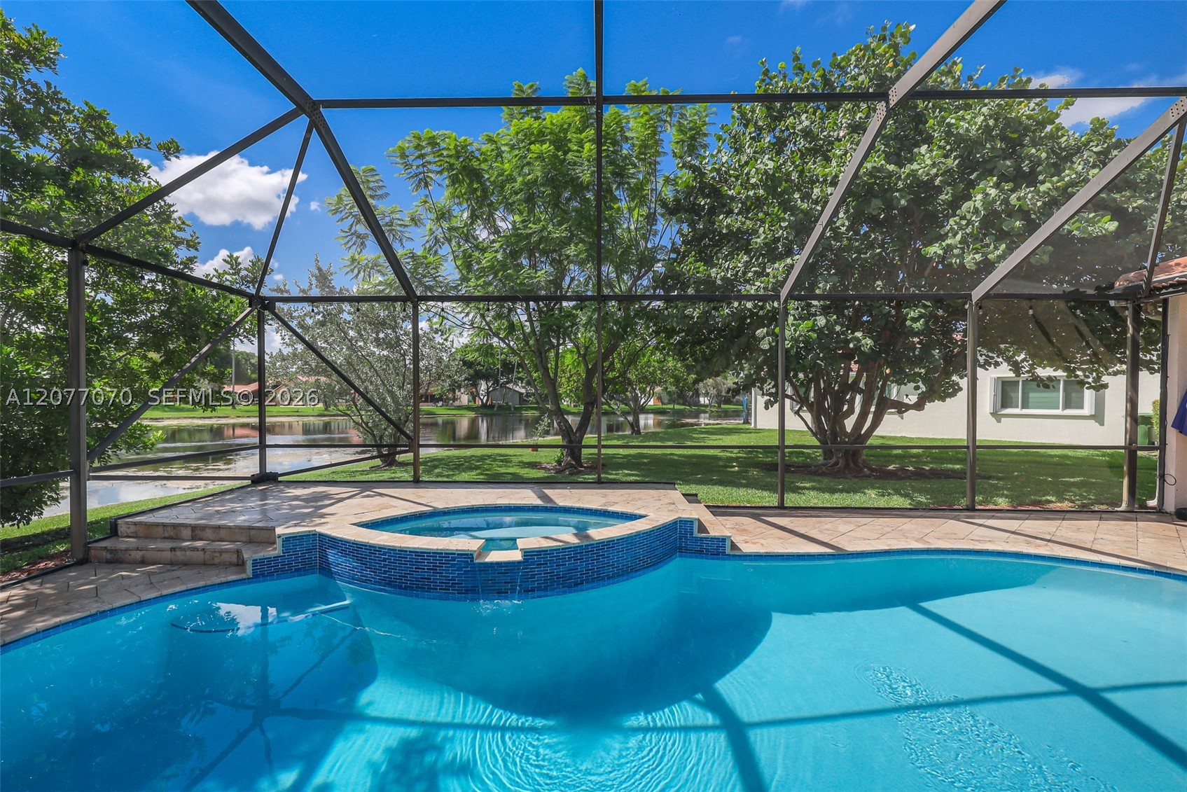 1928 Water Ridge Dr, Weston FL 33326